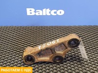 Кронштейн левый